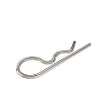 John Deere 304SE: Spring Locking Pin