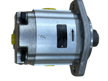 John Deere AA77587: Hydraulic Motor