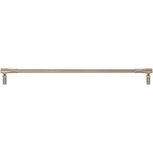 John Deere AH226146: Feeder House Mounting Linkage