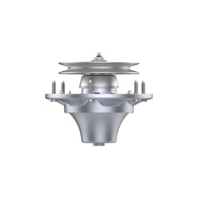 John Deere AM141457: Spindle