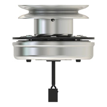 John Deere AM141536: Electromagnetic Clutch