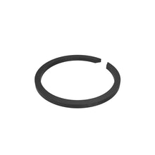 John Deere AM141647: Internal Snap Ring