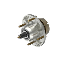 John Deere AM144377: Spindle