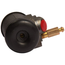 John Deere AXE15475: Wheel Hydraulic Cylinder Cap, RH