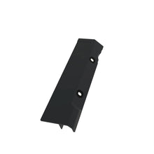 John Deere AXE81802: Right Side Outer Float Arm Crop Ramp