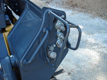 John Deere BYT10260: Aux Hyd Line Quick Coupler Guard