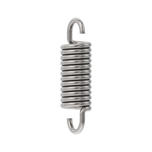 John Deere H124114: Extension Spring