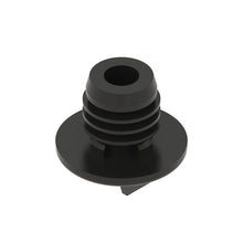 John Deere L157882: Plug