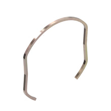 John Deere L204223: Dust Cover Clip