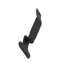 John Deere M142410: Latch