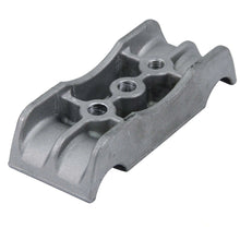 John Deere R34362: Half Coupler Clamp