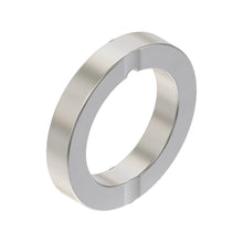 John Deere R93055:  Spacer