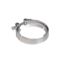 John Deere RE237876: V-Clamp
