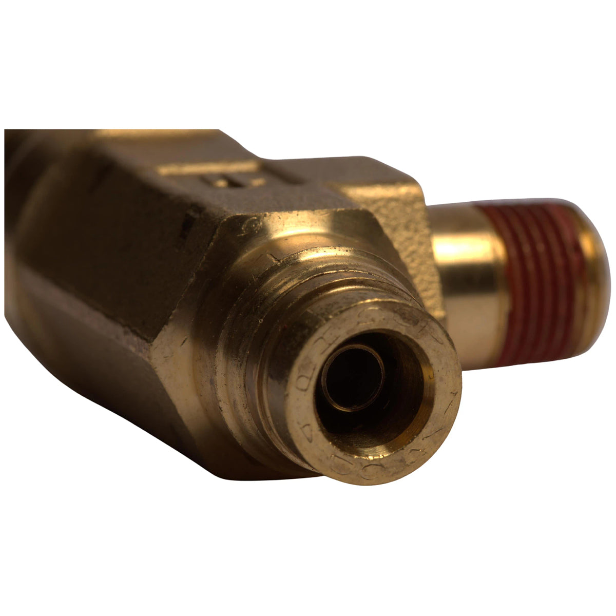 John Deere RE250902: Tee Fitting