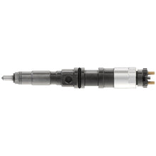 John Deere SE501139: REMAN Fuel Injection Nozzle