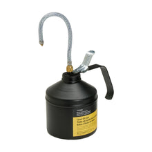 John Deere TY24581: Lever Oil, 946 ml (1 Quart) Can