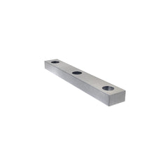 John Deere Z72498: Wide Knife Threaded Bar Plate